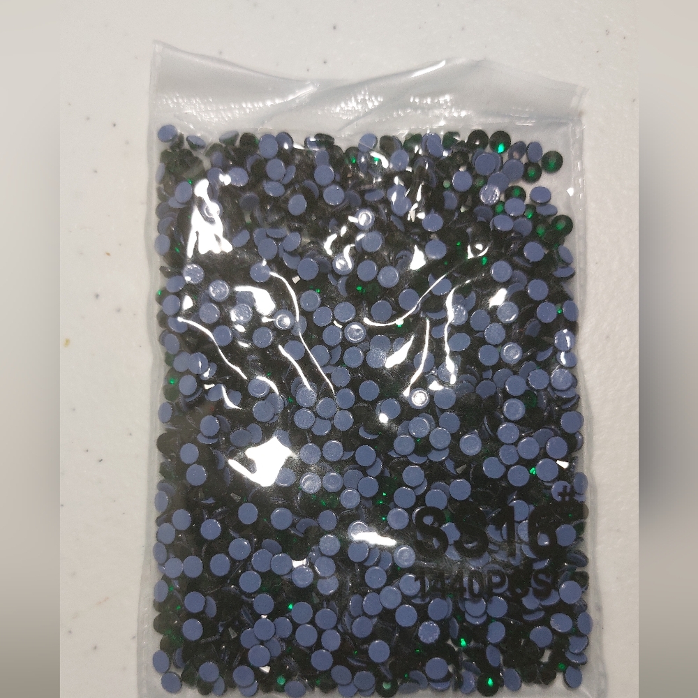 Hotfix Green Rhinestones SS16